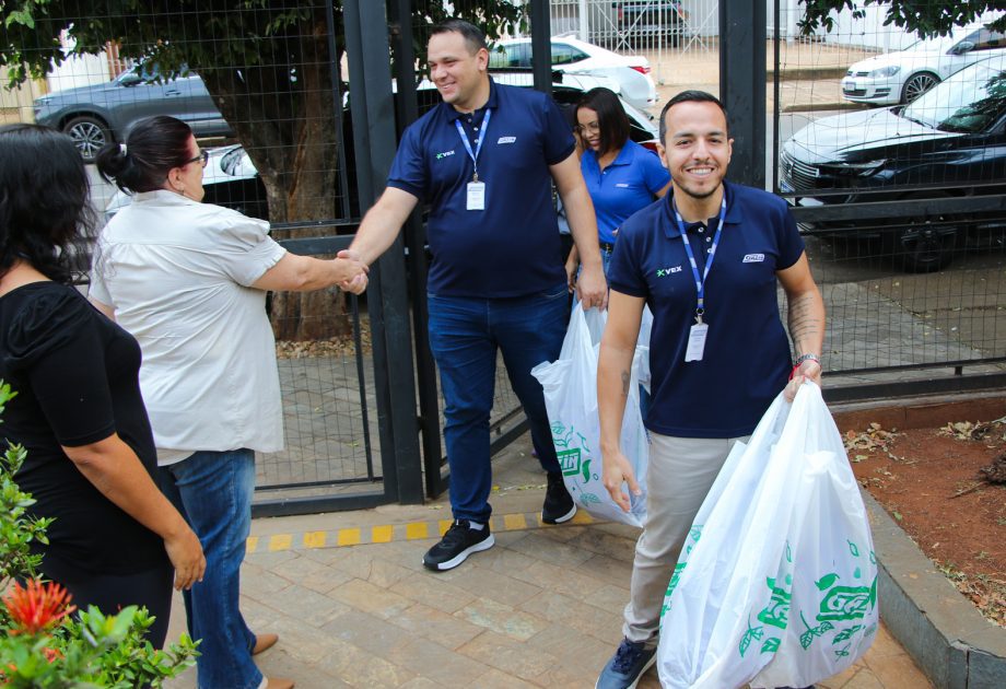 Crianças da Unidade de Acolhimento de Três Lagoas recebem brinquedos em ação solidária