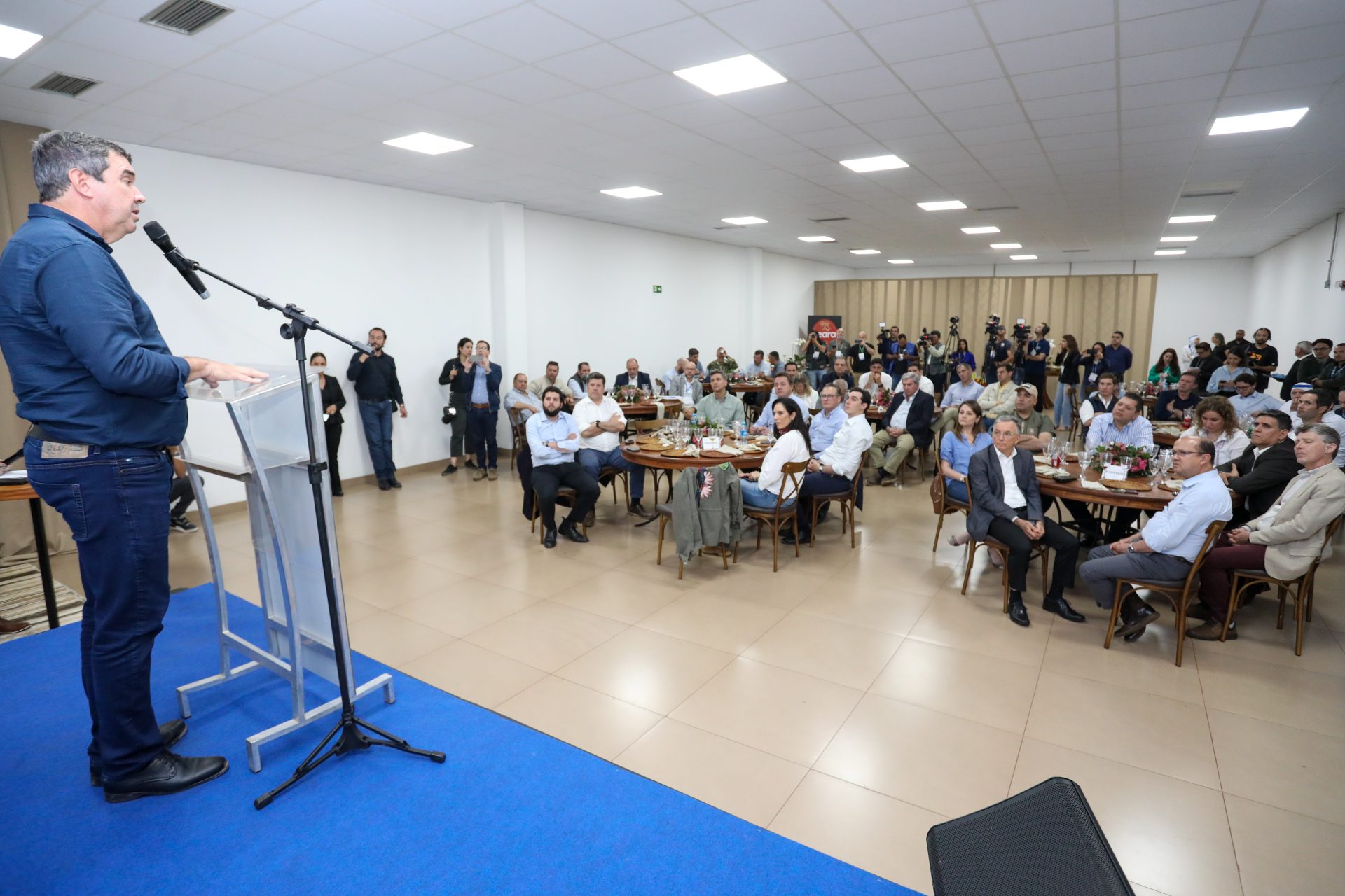 Modelo de gestão fiscal e econômica de MS ganha elogios de presidente do Paraguai e gigante do setor de carnes