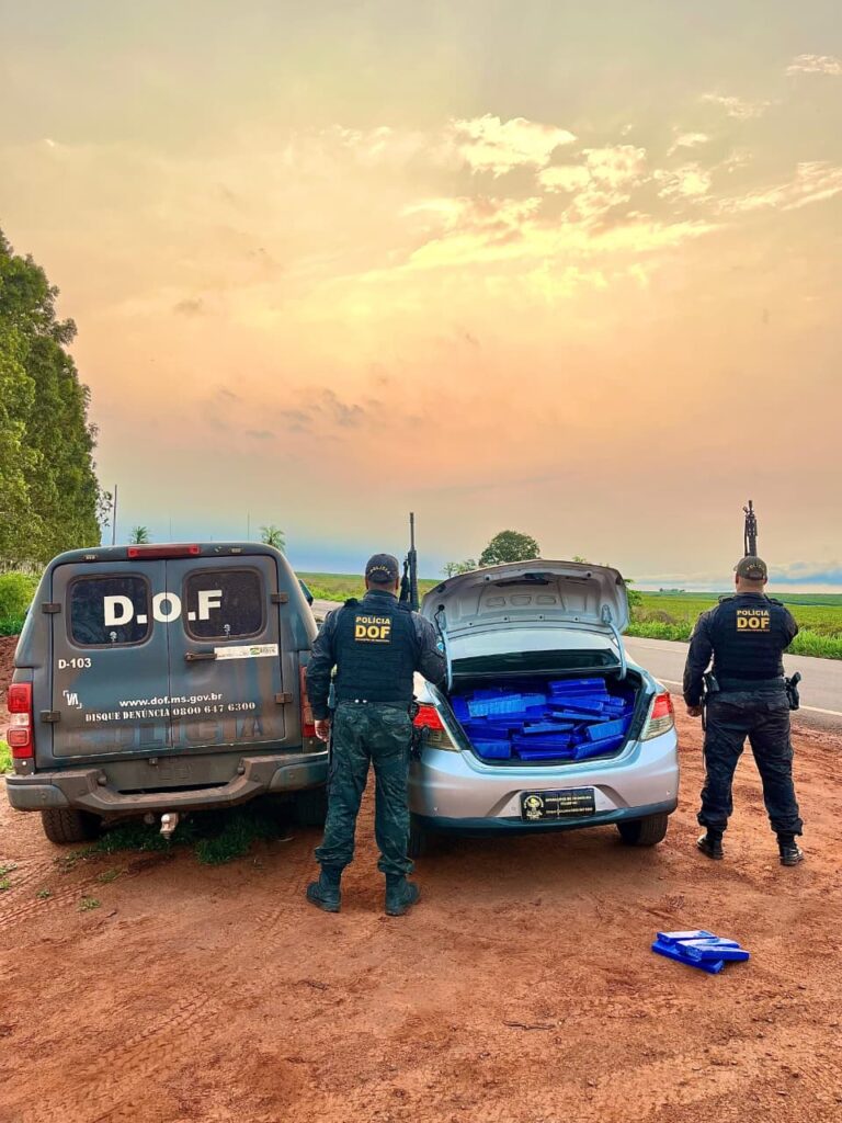 DOF intercepta veículo com mais de 410 quilos de maconha em Tacuru DOF intercepta veículo com mais de 410 quilos de maconha em Tacuru