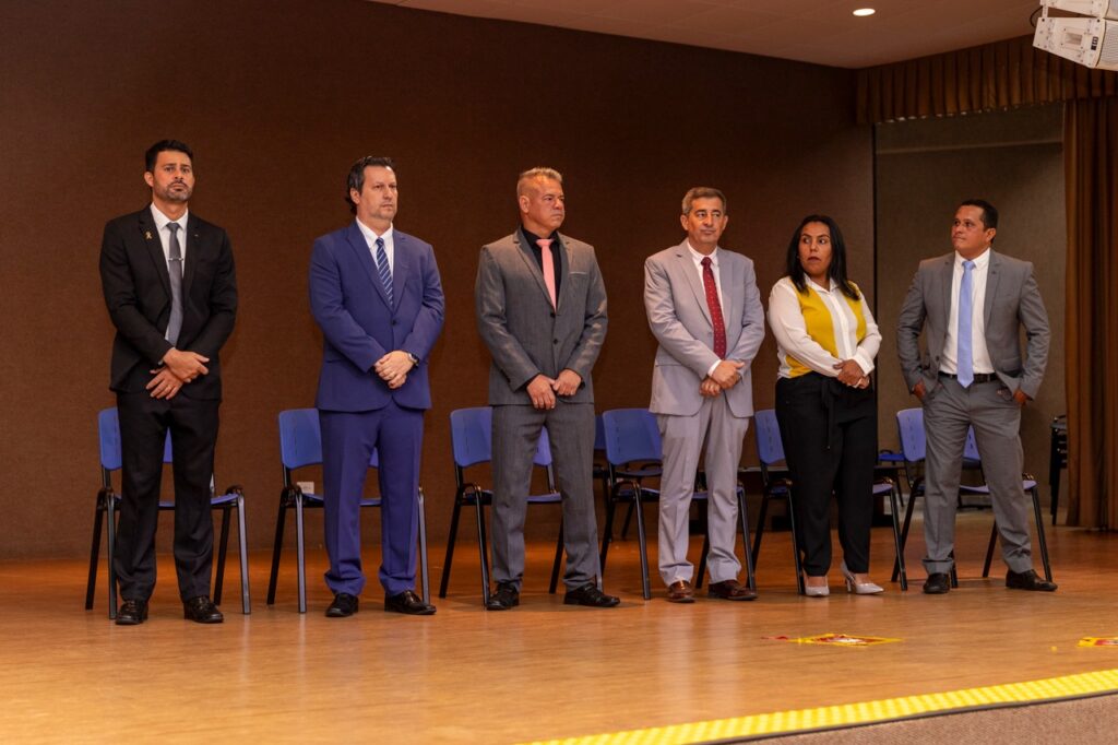 Câmara entrega homenagens para professores, médicos e dentistas Câmara entrega homenagens para professores, médicos e dentistas