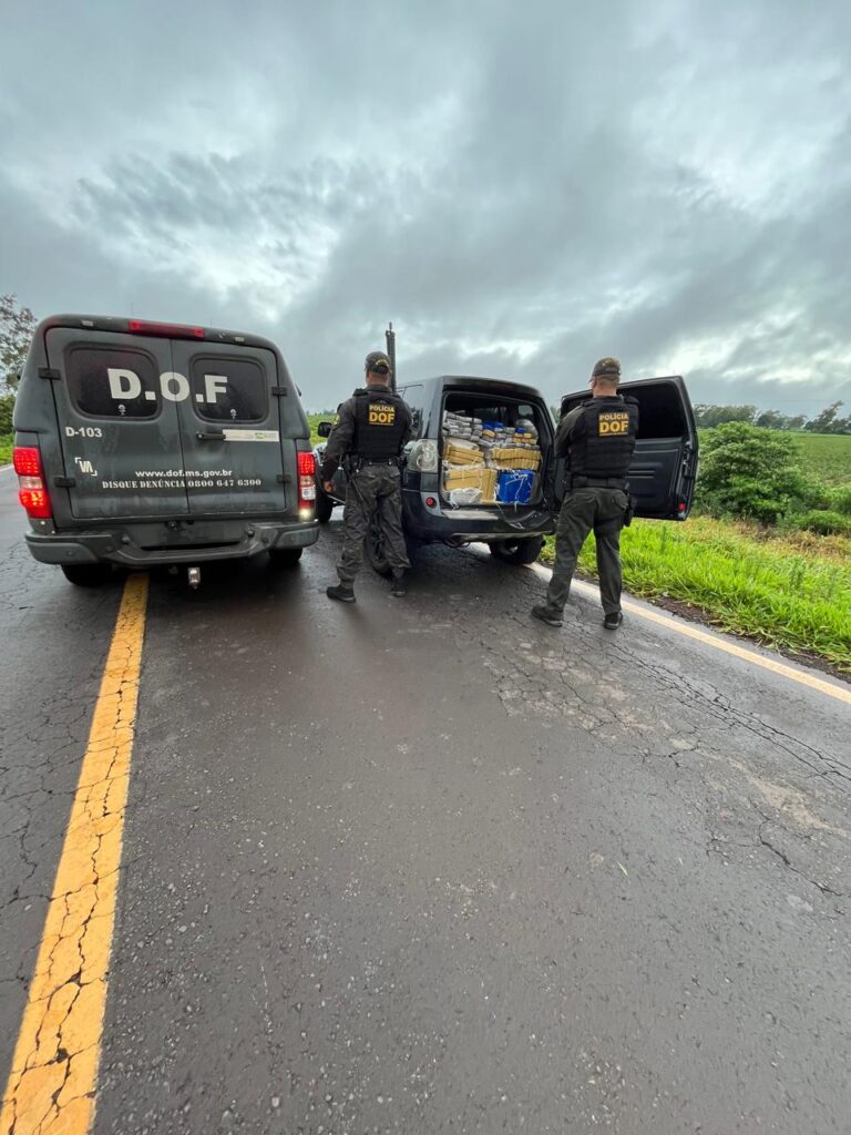 DOF apreende mais de 350 quilos de drogas que seriam entregues no Rio Grande do Sul DOF apreende mais de 350 quilos de drogas que seriam entregues no Rio Grande do Sul