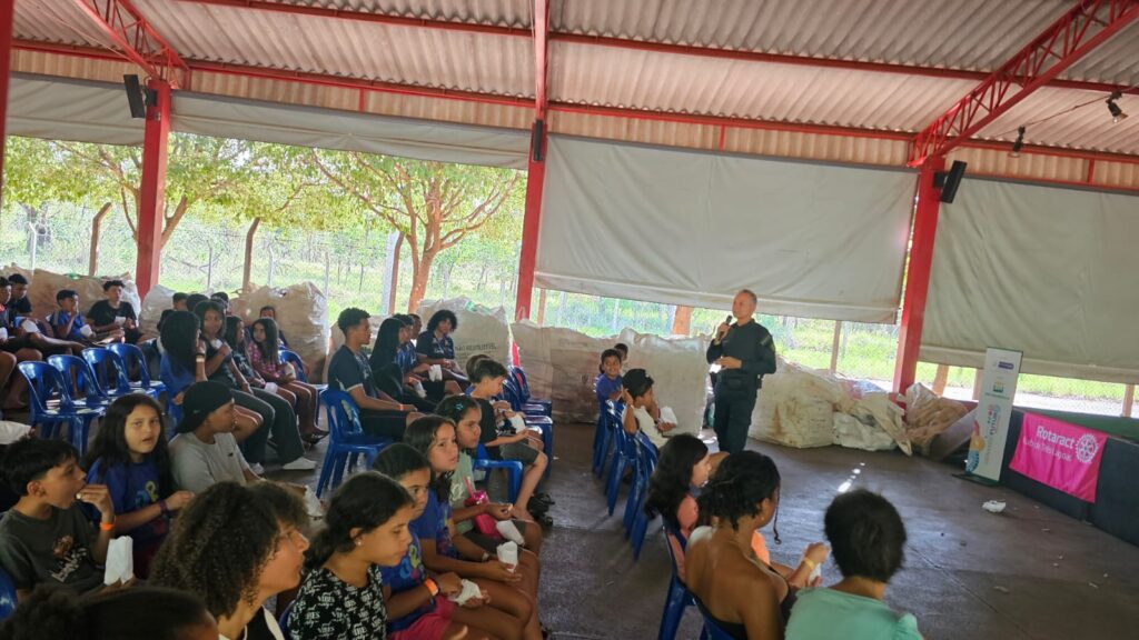 Polícia Militar em Três Lagoas realiza palestra sobre prevenção ao uso de drogas Polícia Militar em Três Lagoas realiza palestra sobre prevenção ao uso de drogas