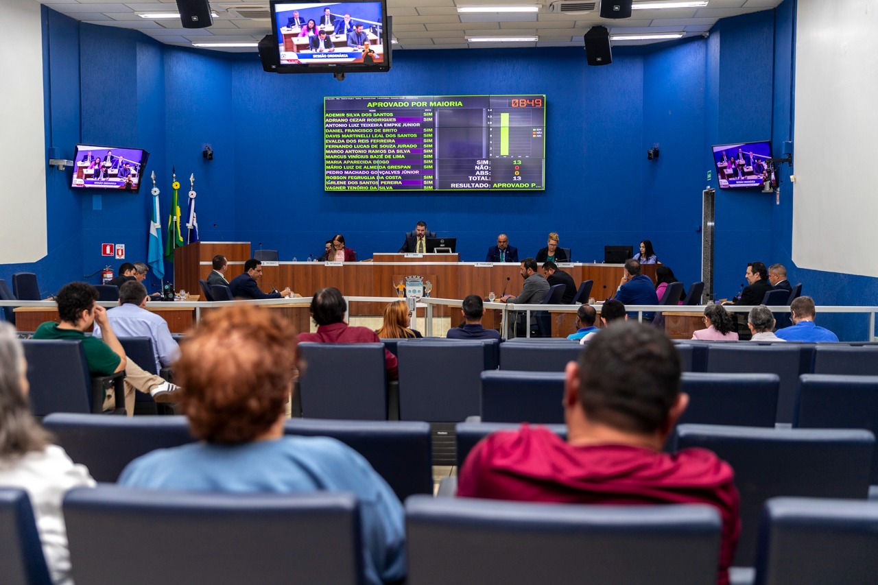 Câmara aprova quatro projetos de lei e reconhece cidadãos com diplomas de mérito e moções Câmara aprova quatro projetos de lei e reconhece cidadãos com diplomas de mérito e moções