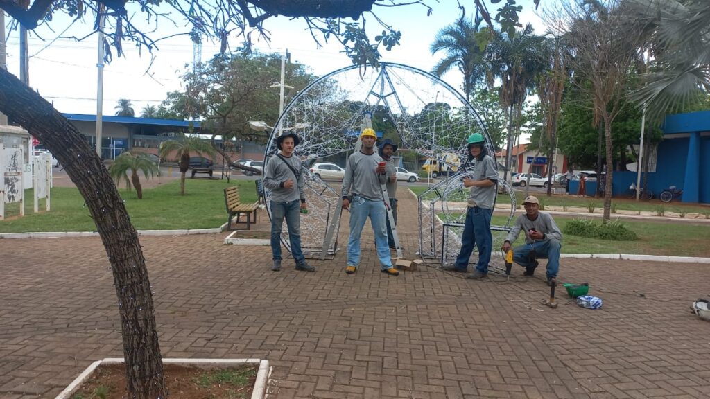 Três Lagoas se ilumina e entra no clima mágico do Natal Três Lagoas se ilumina e entra no clima mágico do Natal