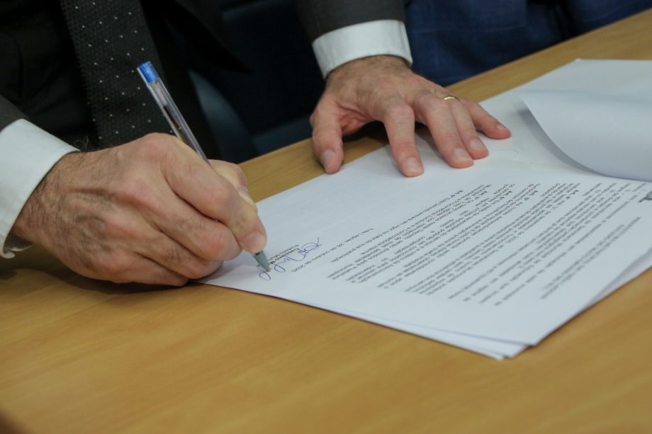 Prefeitura de TL terá expediente de 12 horas diárias com escala flexível de 6 horas para servidores a partir de janeiro Prefeitura de TL terá expediente de 12 horas diárias com escala flexível de 6 horas para servidores a partir de janeiro