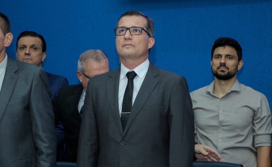 Prefeitura de TL terá expediente de 12 horas diárias com escala flexível de 6 horas para servidores a partir de janeiro Prefeitura de TL terá expediente de 12 horas diárias com escala flexível de 6 horas para servidores a partir de janeiro