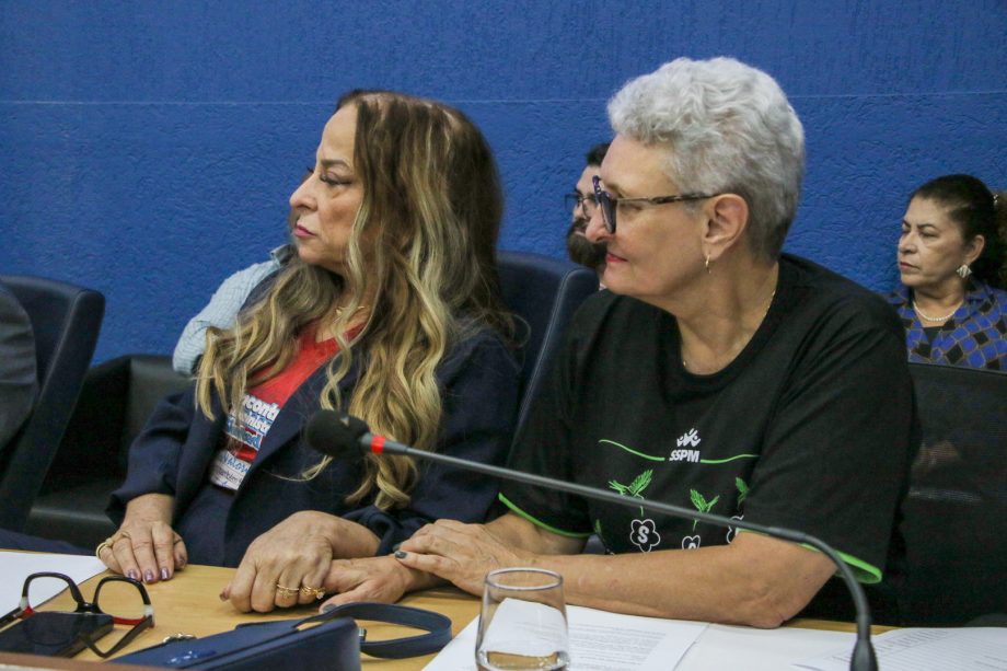 Prefeitura de TL terá expediente de 12 horas diárias com escala flexível de 6 horas para servidores a partir de janeiro Prefeitura de TL terá expediente de 12 horas diárias com escala flexível de 6 horas para servidores a partir de janeiro