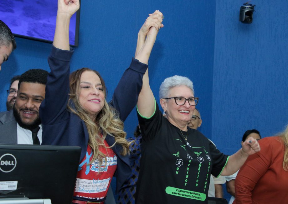 Prefeitura de TL terá expediente de 12 horas diárias com escala flexível de 6 horas para servidores a partir de janeiro Prefeitura de TL terá expediente de 12 horas diárias com escala flexível de 6 horas para servidores a partir de janeiro