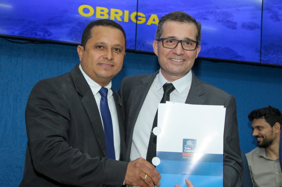 Prefeitura de TL terá expediente de 12 horas diárias com escala flexível de 6 horas para servidores a partir de janeiro Prefeitura de TL terá expediente de 12 horas diárias com escala flexível de 6 horas para servidores a partir de janeiro