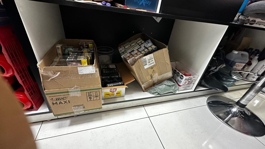 Ação da Polícia Civil e Procon/MS resulta em prisão de comerciante por venda de produtos ilegais Ação da Polícia Civil e Procon/MS resulta em prisão de comerciante por venda de produtos ilegais