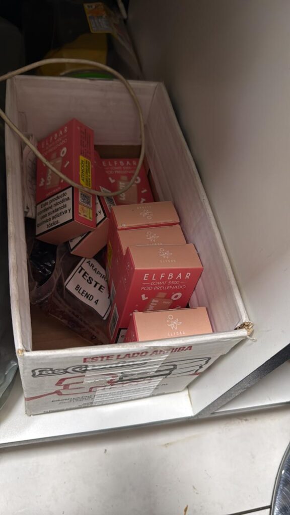 Ação da Polícia Civil e Procon/MS resulta em prisão de comerciante por venda de produtos ilegais Ação da Polícia Civil e Procon/MS resulta em prisão de comerciante por venda de produtos ilegais