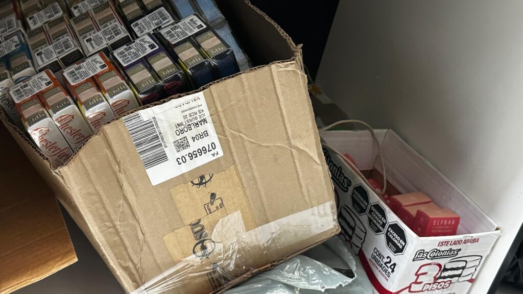 Ação da Polícia Civil e Procon/MS resulta em prisão de comerciante por venda de produtos ilegais Ação da Polícia Civil e Procon/MS resulta em prisão de comerciante por venda de produtos ilegais