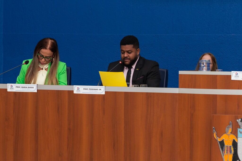 Vereadores aprovam retomada de área e instituem logomarca oficial da Câmara Vereadores aprovam retomada de área e instituem logomarca oficial da Câmara
