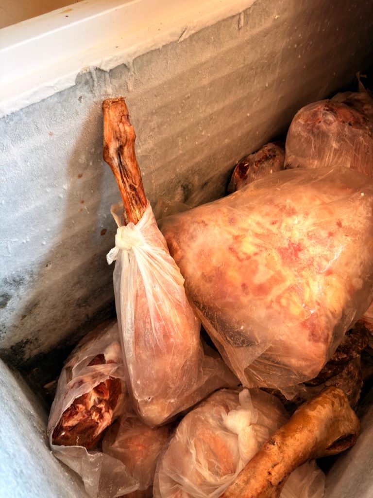 Polícia Civil realiza fiscalização em mercados de Jaraguari e apreende mais de 900 quilos de produtos impróprios para consumo Polícia Civil realiza fiscalização em mercados de Jaraguari e apreende mais de 900 quilos de produtos impróprios para consumo