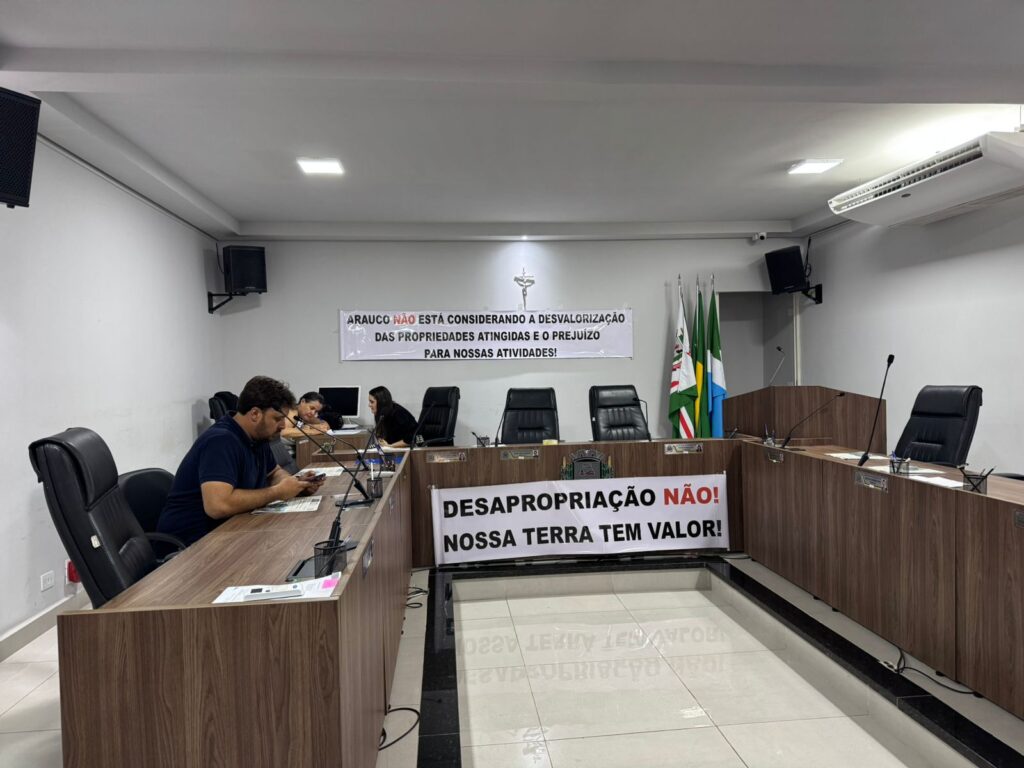 Arauco Celulose desiste de negociar indenizações e decide apenas desapropriar terras em Inocência, afirmam produtores Arauco Celulose desiste de negociar indenizações e decide apenas desapropriar terras em Inocência, afirmam produtores