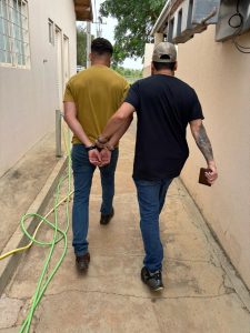 Polícia Civil prende estelionatário que se passava por funcionário de empresa para aplicar golpes em Bataguassu Polícia Civil prende estelionatário que se passava por funcionário de empresa para aplicar golpes em Bataguassu
