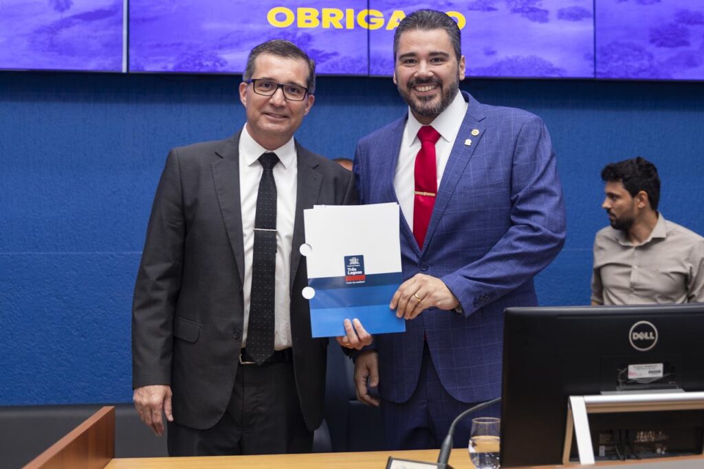 Doutor Cassiano Maia anuncia ampliação do horário de atendimento e jornada de 6h Doutor Cassiano Maia anuncia ampliação do horário de atendimento e jornada de 6h