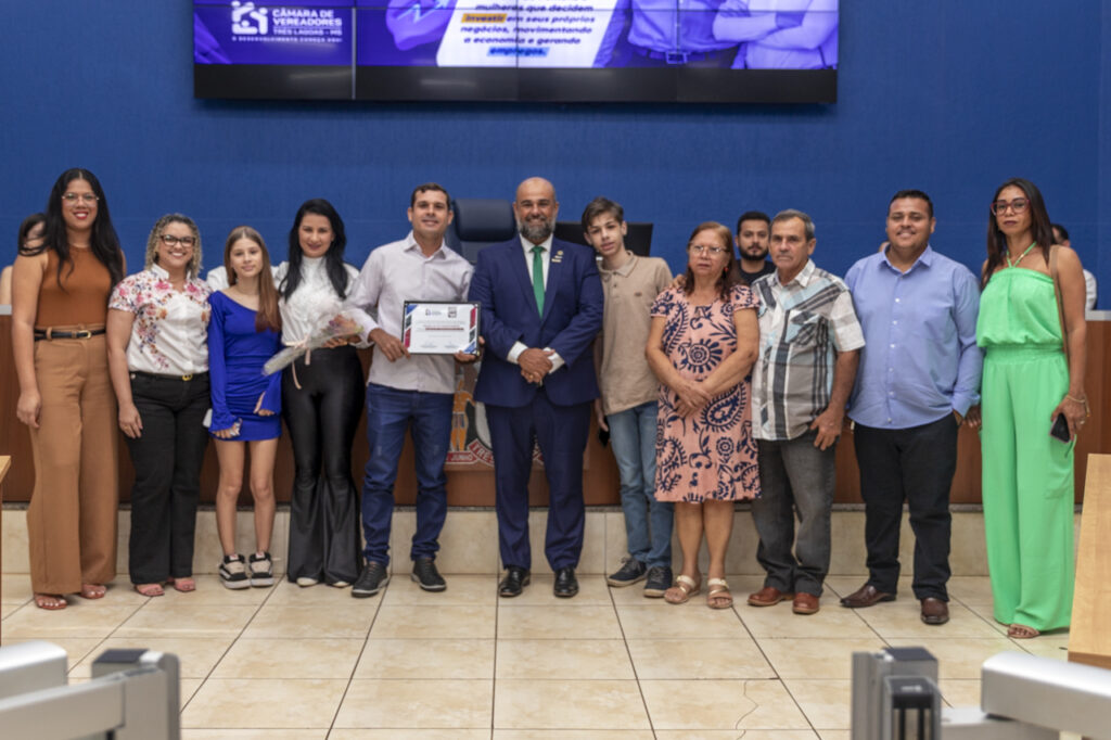 Empreendedores são homenageados por atuação no desenvolvimento de Três Lagoas Empreendedores são homenageados por atuação no desenvolvimento de Três Lagoas
