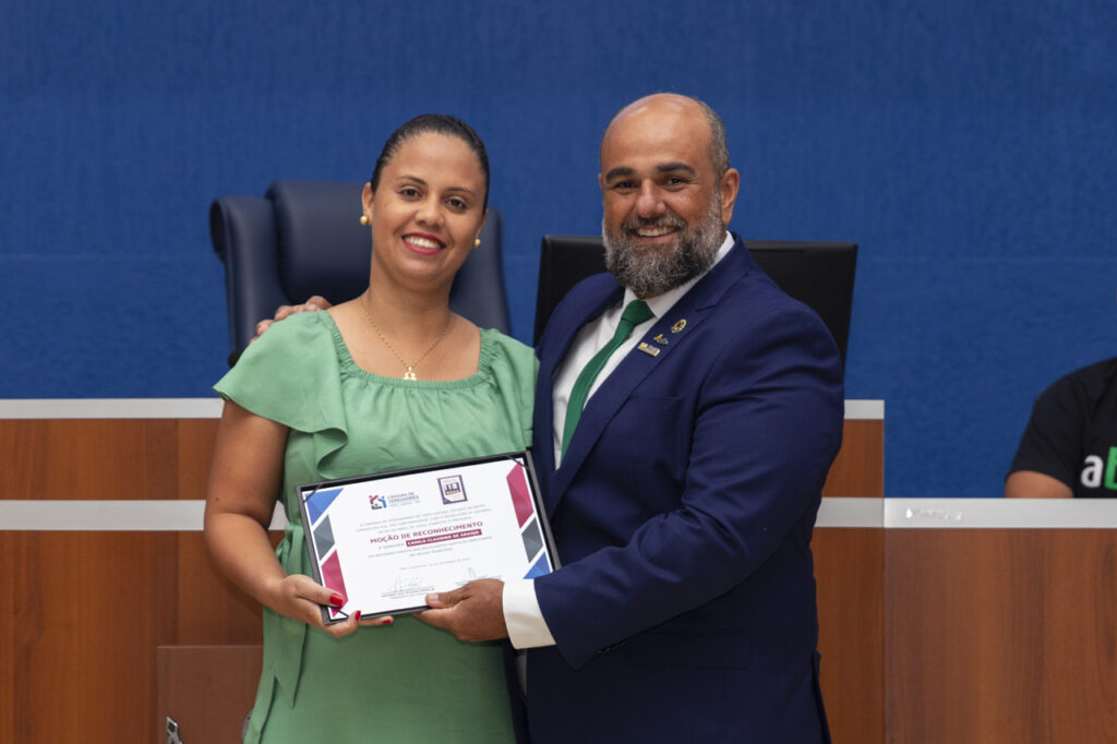 Empreendedores são homenageados por atuação no desenvolvimento de Três Lagoas Empreendedores são homenageados por atuação no desenvolvimento de Três Lagoas