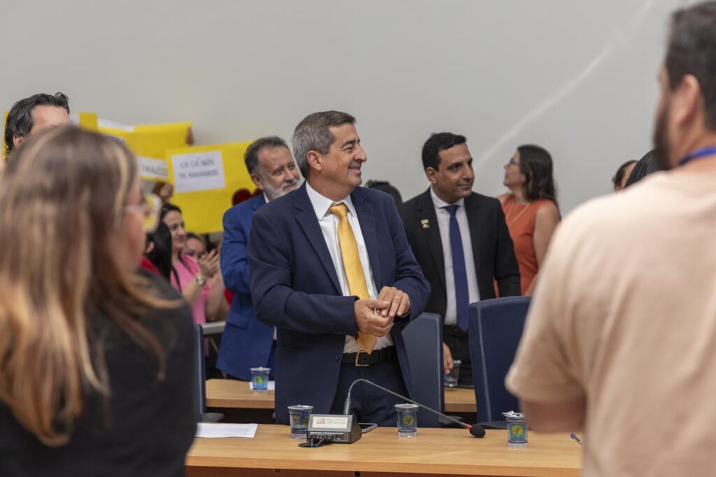 Câmara entrega diploma Excelência no Serviço Público para servidores municipais Câmara entrega diploma Excelência no Serviço Público para servidores municipais