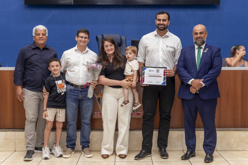 Empreendedores são homenageados por atuação no desenvolvimento de Três Lagoas Empreendedores são homenageados por atuação no desenvolvimento de Três Lagoas