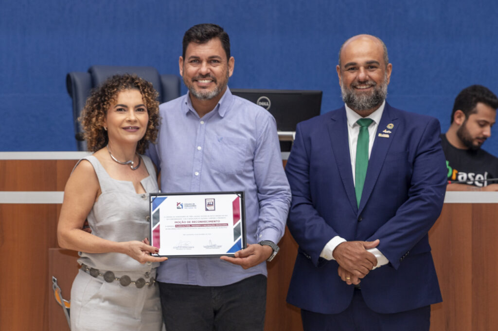 Empreendedores são homenageados por atuação no desenvolvimento de Três Lagoas Empreendedores são homenageados por atuação no desenvolvimento de Três Lagoas
