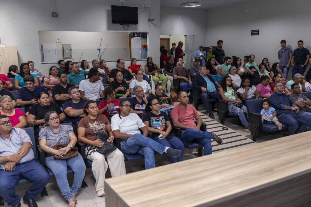 Câmara entrega diploma Excelência no Serviço Público para servidores municipais Câmara entrega diploma Excelência no Serviço Público para servidores municipais