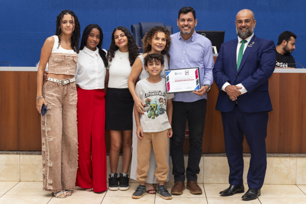 Empreendedores são homenageados por atuação no desenvolvimento de Três Lagoas Empreendedores são homenageados por atuação no desenvolvimento de Três Lagoas