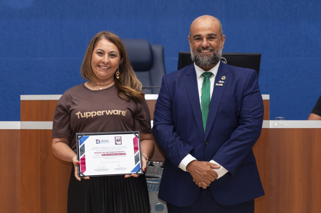 Empreendedores são homenageados por atuação no desenvolvimento de Três Lagoas Empreendedores são homenageados por atuação no desenvolvimento de Três Lagoas