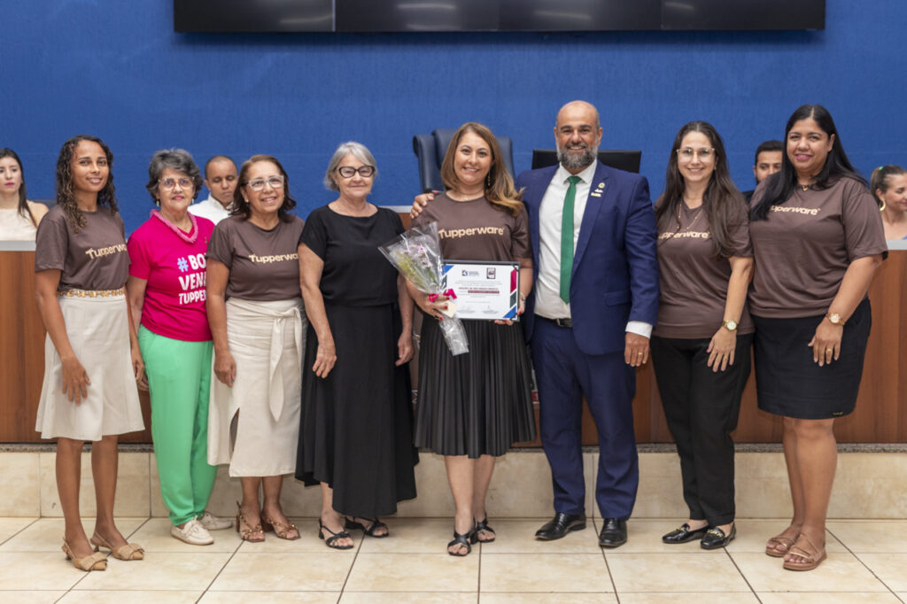Empreendedores são homenageados por atuação no desenvolvimento de Três Lagoas Empreendedores são homenageados por atuação no desenvolvimento de Três Lagoas