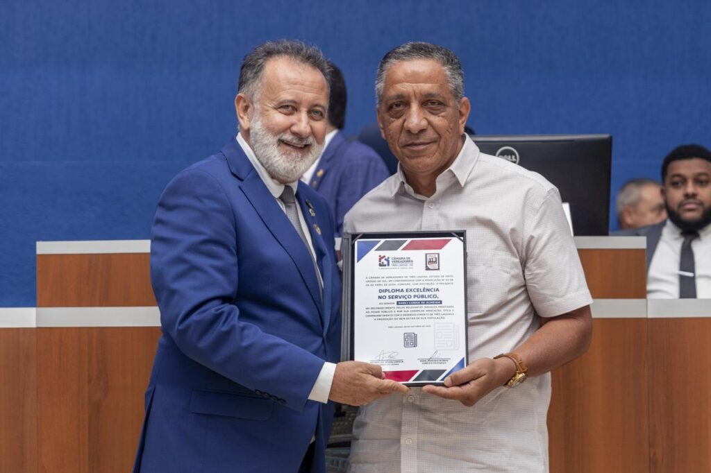 Câmara entrega diploma Excelência no Serviço Público para servidores municipais Câmara entrega diploma Excelência no Serviço Público para servidores municipais