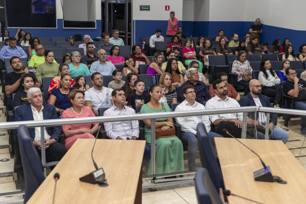 Empreendedores são homenageados por atuação no desenvolvimento de Três Lagoas Empreendedores são homenageados por atuação no desenvolvimento de Três Lagoas