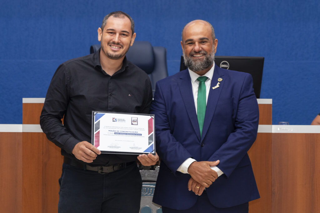 Empreendedores são homenageados por atuação no desenvolvimento de Três Lagoas Empreendedores são homenageados por atuação no desenvolvimento de Três Lagoas