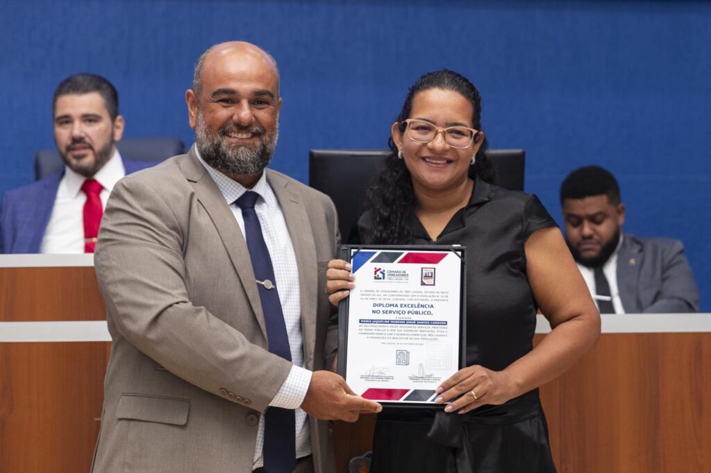 Câmara entrega diploma Excelência no Serviço Público para servidores municipais Câmara entrega diploma Excelência no Serviço Público para servidores municipais