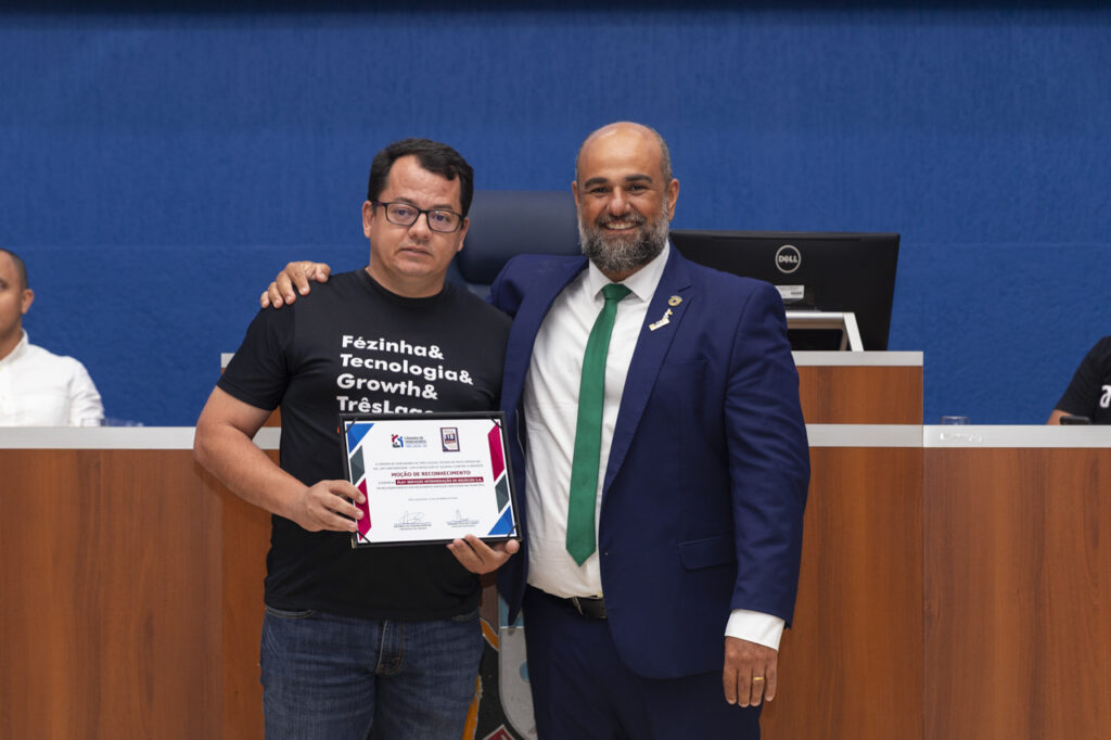 Empreendedores são homenageados por atuação no desenvolvimento de Três Lagoas Empreendedores são homenageados por atuação no desenvolvimento de Três Lagoas