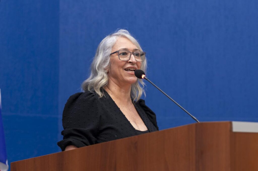 Câmara entrega diploma Excelência no Serviço Público para servidores municipais Câmara entrega diploma Excelência no Serviço Público para servidores municipais