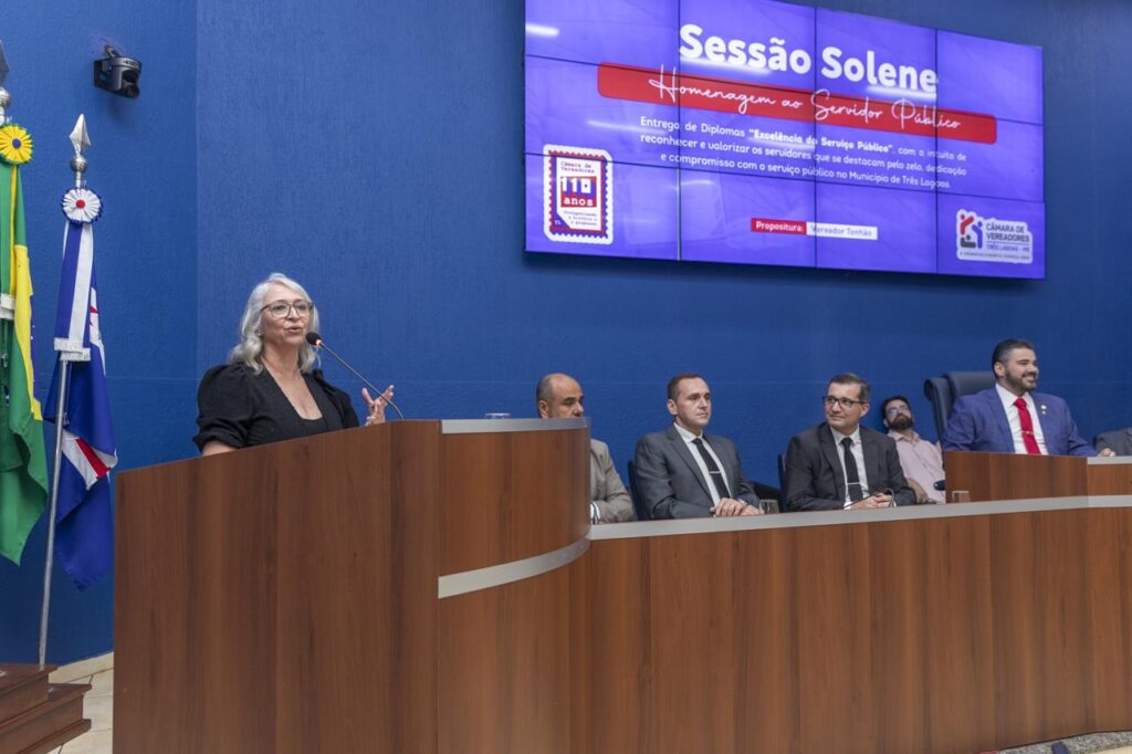 Câmara entrega diploma Excelência no Serviço Público para servidores municipais Câmara entrega diploma Excelência no Serviço Público para servidores municipais