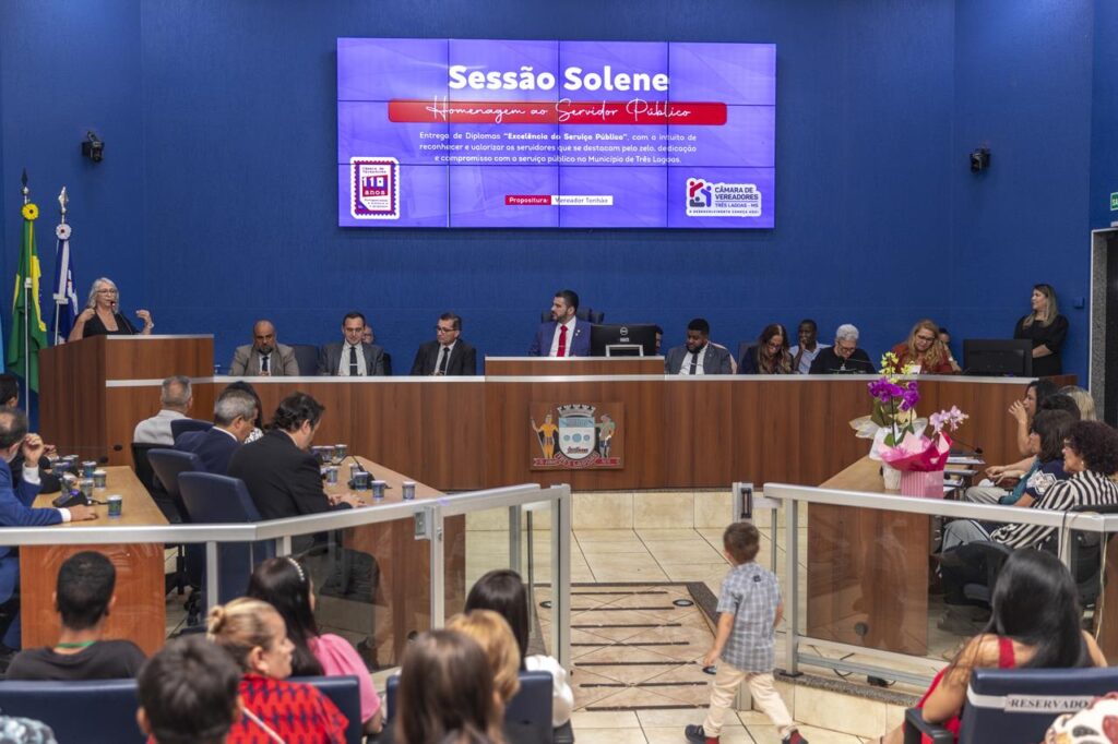 Câmara entrega diploma Excelência no Serviço Público para servidores municipais Câmara entrega diploma Excelência no Serviço Público para servidores municipais