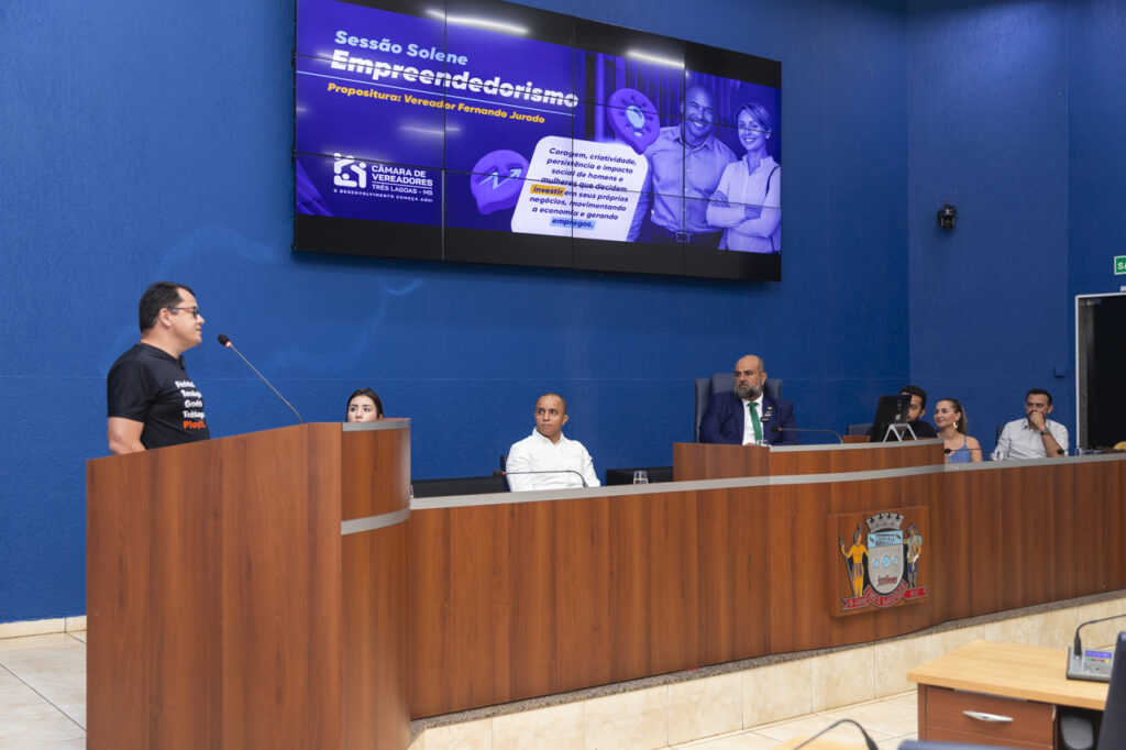 Empreendedores são homenageados por atuação no desenvolvimento de Três Lagoas Empreendedores são homenageados por atuação no desenvolvimento de Três Lagoas