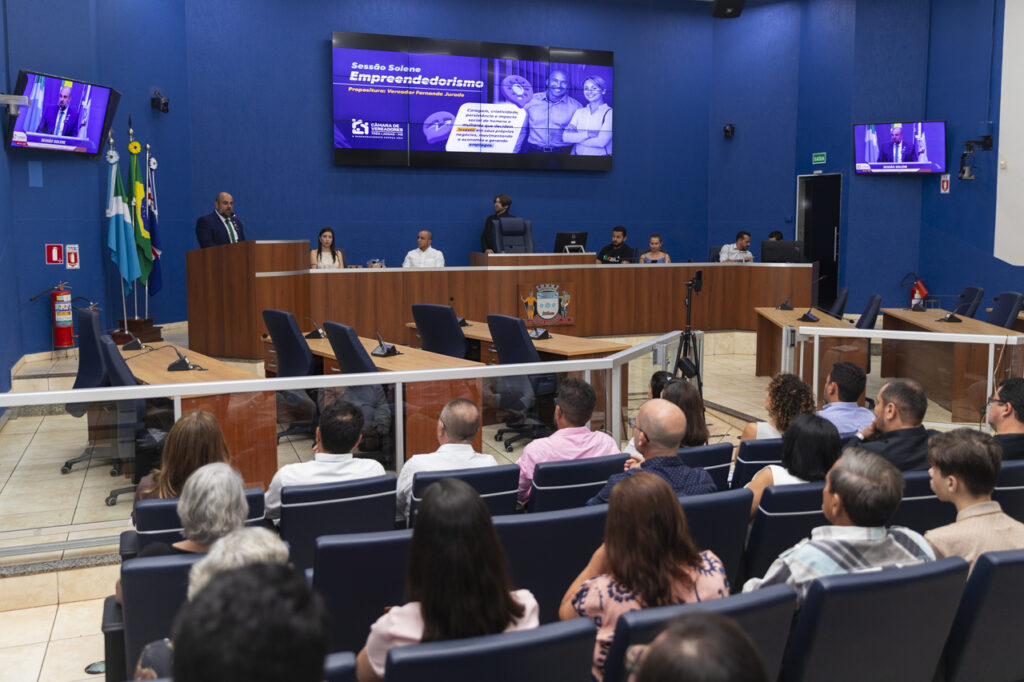 Empreendedores são homenageados por atuação no desenvolvimento de Três Lagoas Empreendedores são homenageados por atuação no desenvolvimento de Três Lagoas