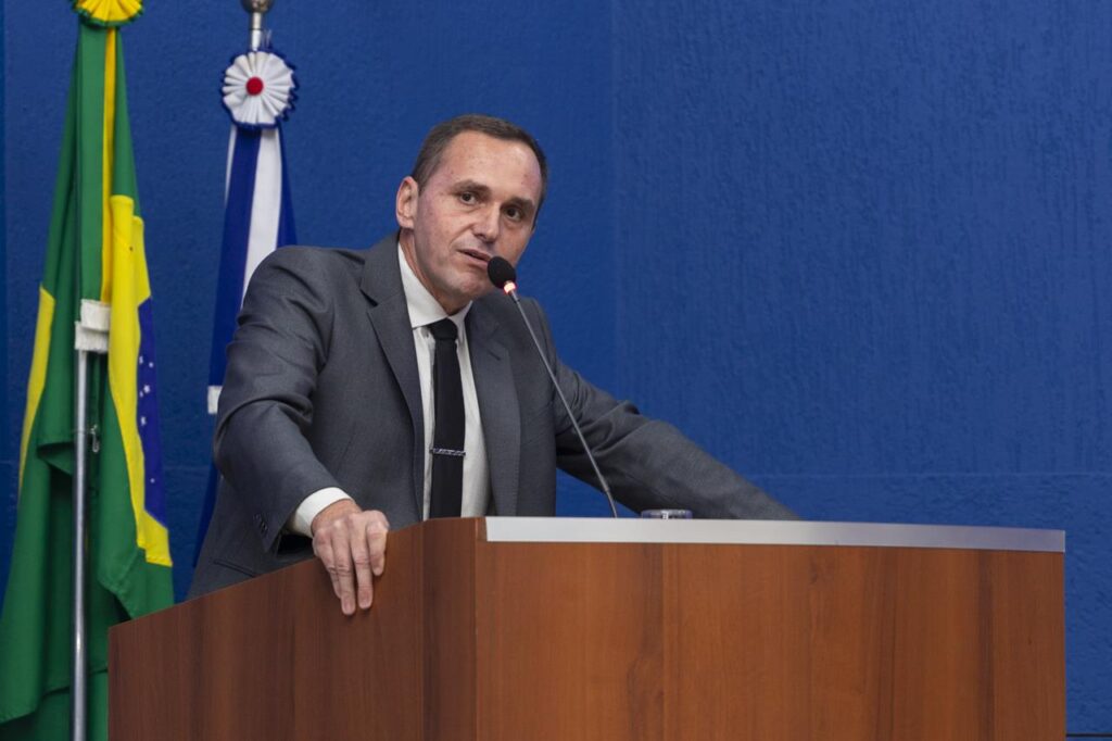 Câmara entrega diploma Excelência no Serviço Público para servidores municipais Câmara entrega diploma Excelência no Serviço Público para servidores municipais