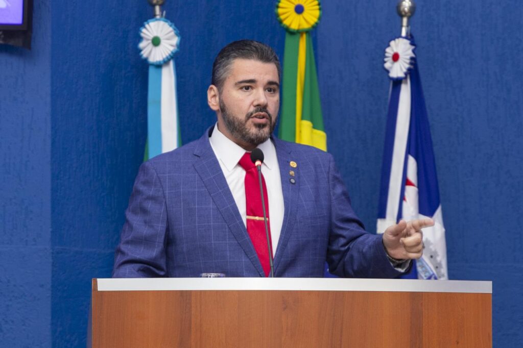 Doutor Cassiano Maia anuncia ampliação do horário de atendimento e jornada de 6h Doutor Cassiano Maia anuncia ampliação do horário de atendimento e jornada de 6h