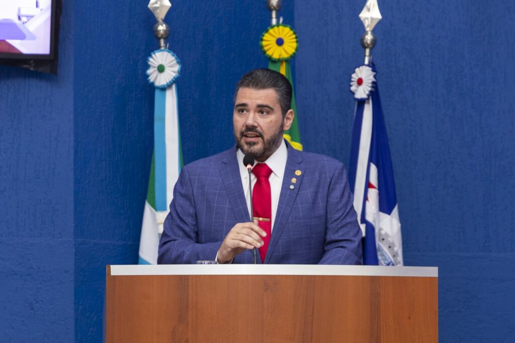 Câmara entrega diploma Excelência no Serviço Público para servidores municipais Câmara entrega diploma Excelência no Serviço Público para servidores municipais