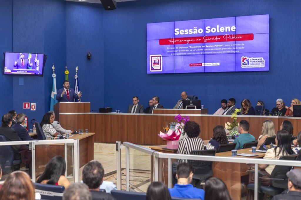 Câmara entrega diploma Excelência no Serviço Público para servidores municipais Câmara entrega diploma Excelência no Serviço Público para servidores municipais