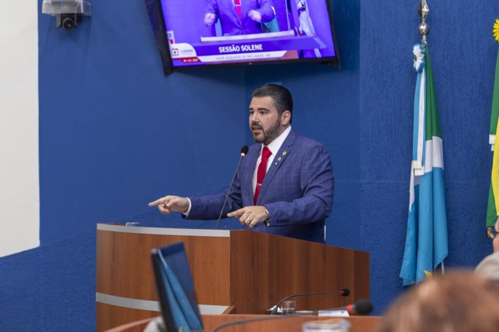 Câmara entrega diploma Excelência no Serviço Público para servidores municipais Câmara entrega diploma Excelência no Serviço Público para servidores municipais