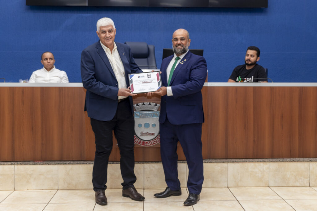 Empreendedores são homenageados por atuação no desenvolvimento de Três Lagoas Empreendedores são homenageados por atuação no desenvolvimento de Três Lagoas