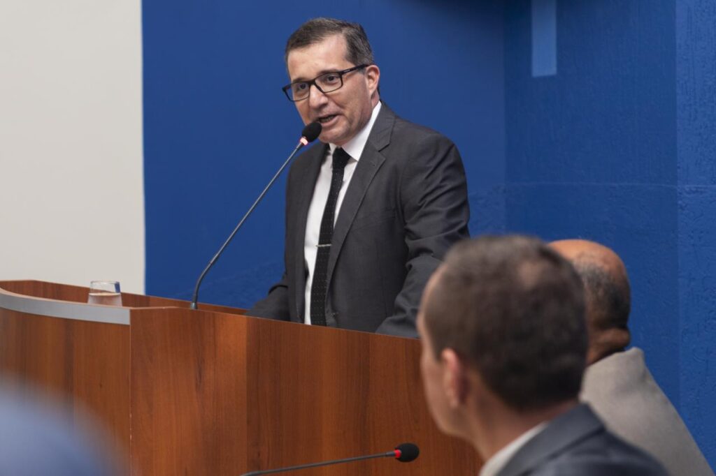 Câmara entrega diploma Excelência no Serviço Público para servidores municipais Câmara entrega diploma Excelência no Serviço Público para servidores municipais