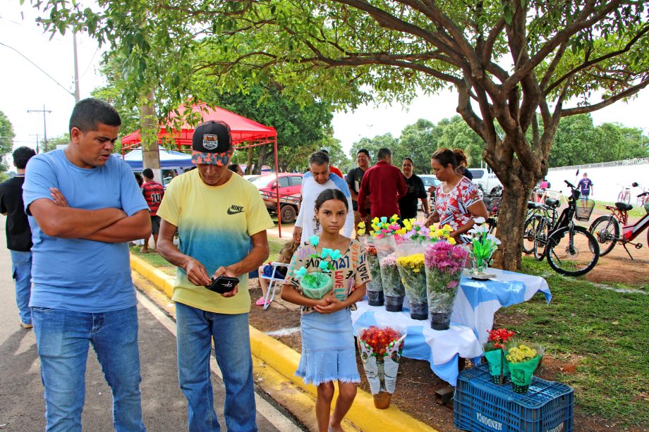Mesmo com chuva, mais de 15 mil pessoas participam das celebrações do Dia de Finados em Três Lagoas Mesmo com chuva, mais de 15 mil pessoas participam das celebrações do Dia de Finados em Três Lagoas