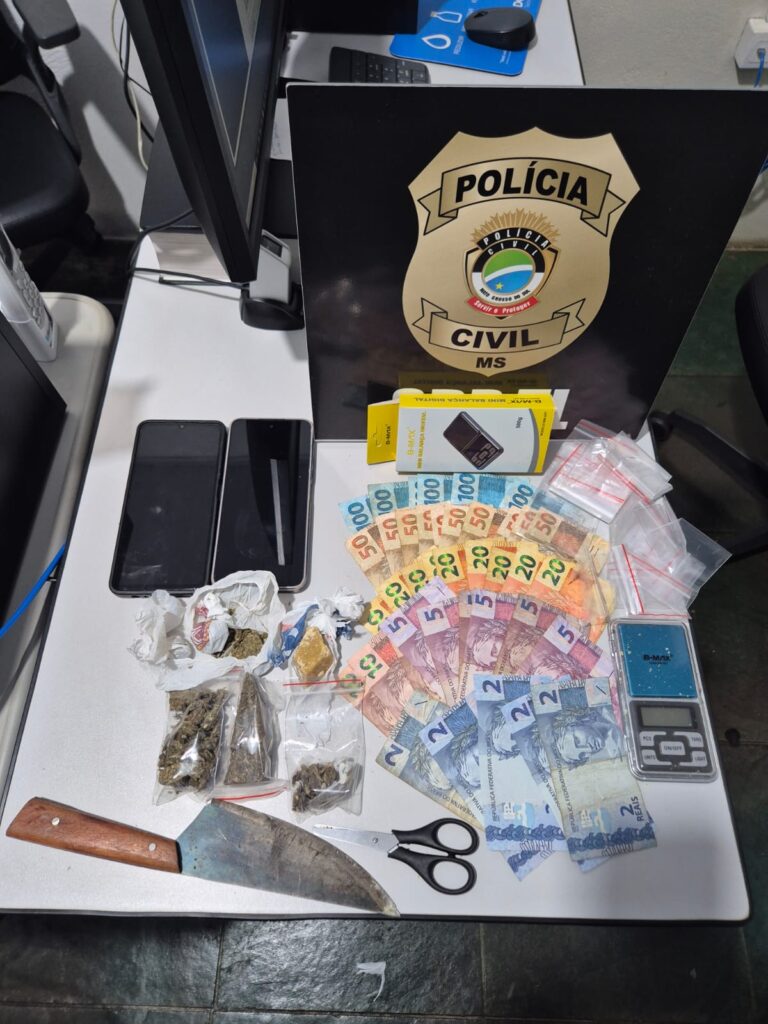 Cinco pessoas são presas e armas de fogo, munições e drogas são apreendidas durante 'Operação' em Três Lagoas e Araçatuba Cinco pessoas são presas e armas de fogo, munições e drogas são apreendidas durante 'Operação' em Três Lagoas e Araçatuba