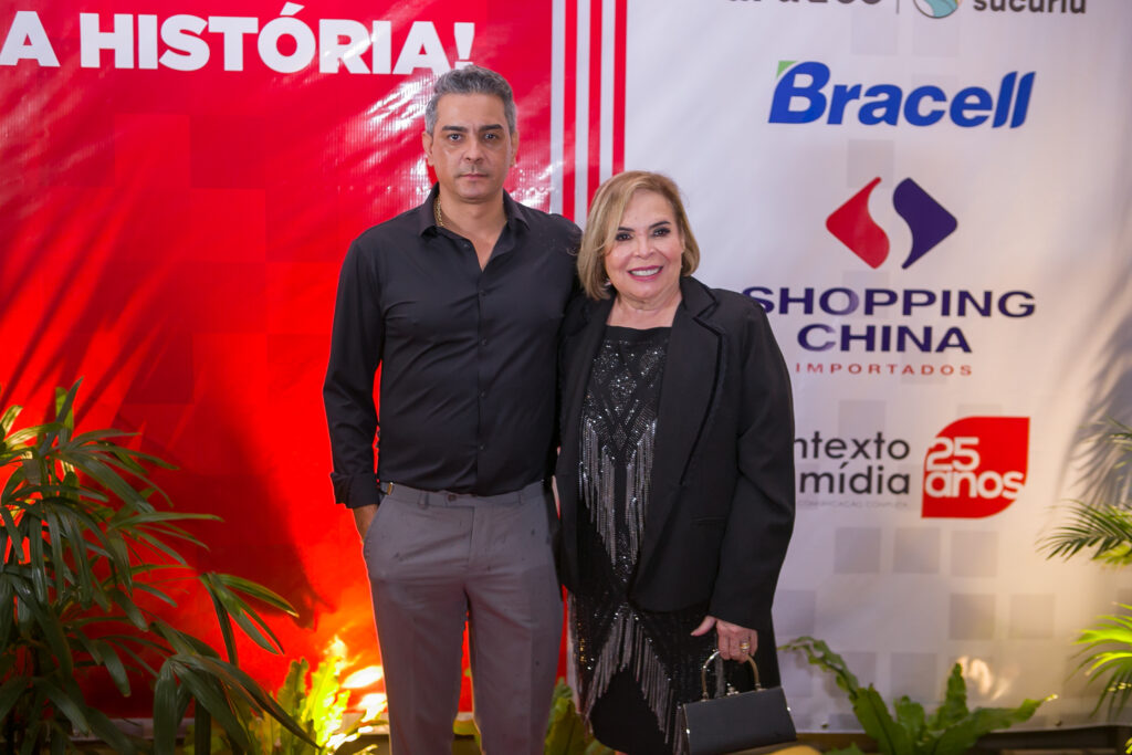 Perfil News celebra 23 anos de história com homenagem a personalidades do setor de celulose Perfil News celebra 23 anos de história com homenagem a personalidades do setor de celulose